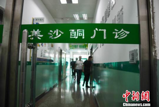 有數(shù)據(jù)顯示，十年來，山西省司法行政戒毒系統(tǒng)累計(jì)收治戒毒人員總數(shù)6萬余人。截至目前，在冊(cè)強(qiáng)制隔離戒毒人員、自愿戒毒人員、戒毒康復(fù)人員、美沙酮維持治療人員共1.2萬余人。　王建軍 攝