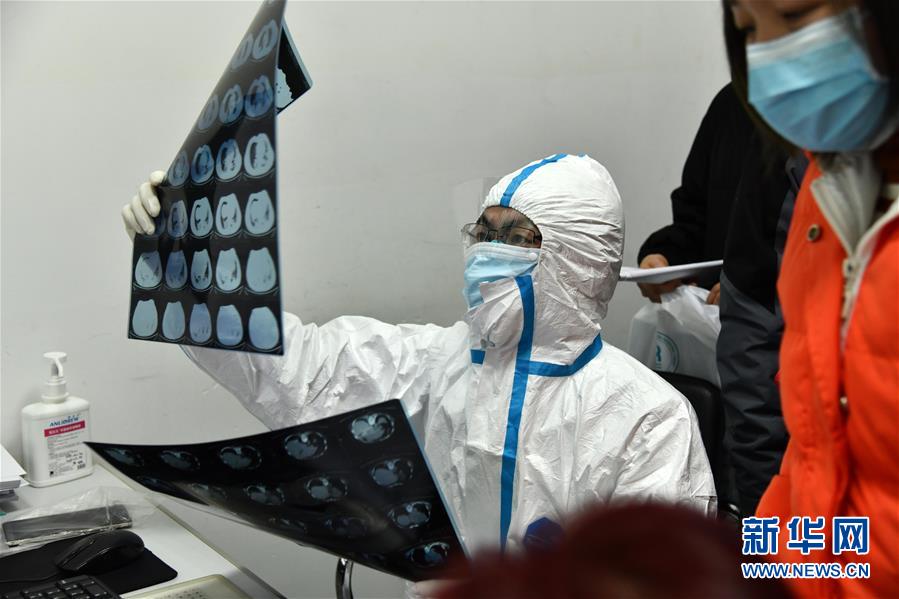 (在習近平新時代中國特色社會主義思想指引下——新時代新作為新篇章·習近平總書記關切事·圖文互動)(3)高擎利劍驅疫魔——科研攻關助力湖北戰(zhàn)“疫”記