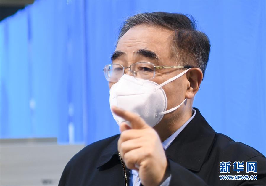 （聚焦疫情防控·圖文互動）（7）分秒必爭！一切為了治病救人——中國抗疫生命至上的生動實(shí)踐