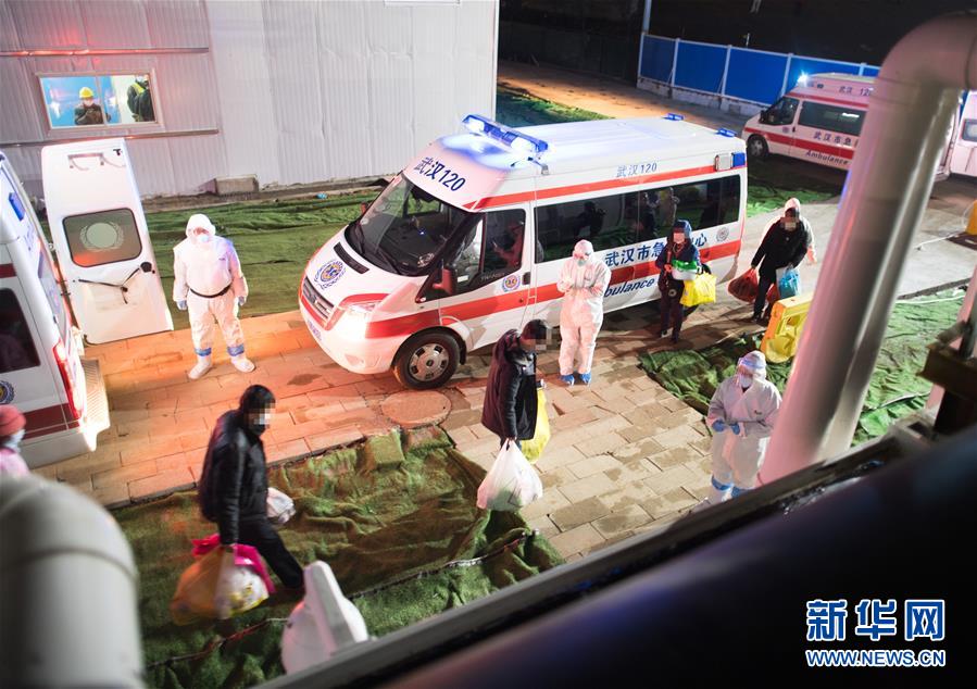 （聚焦疫情防控·圖文互動）（11）分秒必爭！一切為了治病救人——中國抗疫生命至上的生動實(shí)踐