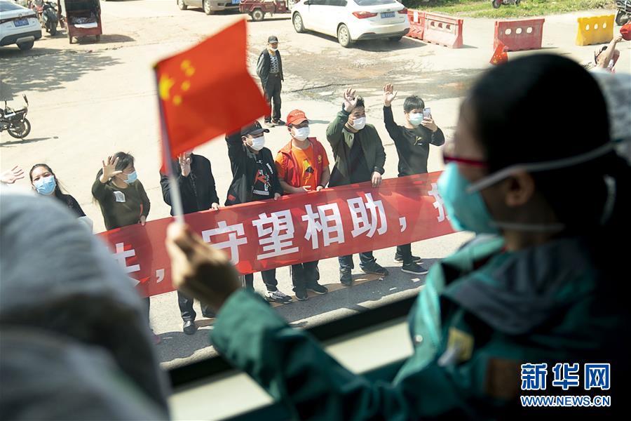 （聚焦疫情防控·圖文互動）（1）分秒必爭！一切為了治病救人——中國抗疫生命至上的生動實(shí)踐