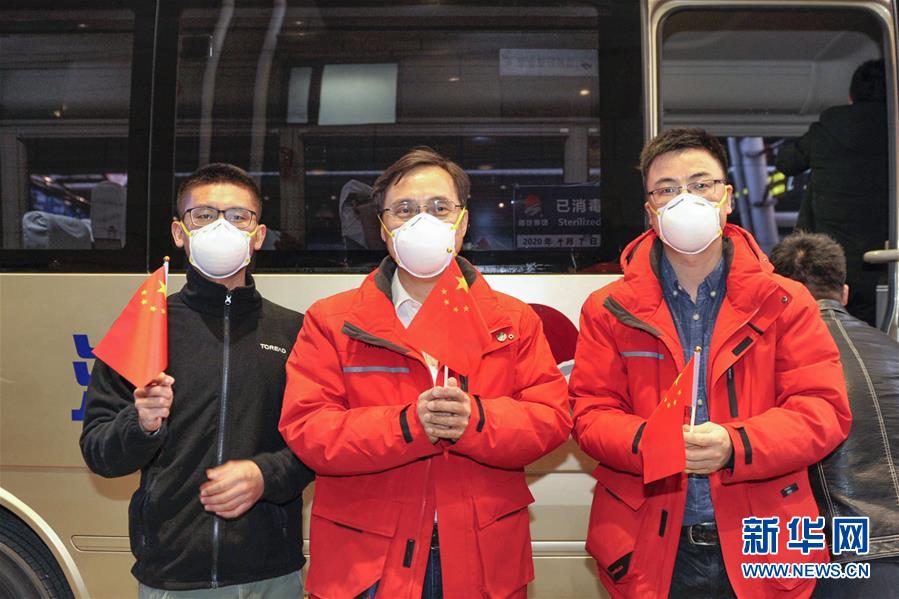 （聚焦疫情防控·圖文互動）（8）分秒必爭！一切為了治病救人——中國抗疫生命至上的生動實(shí)踐