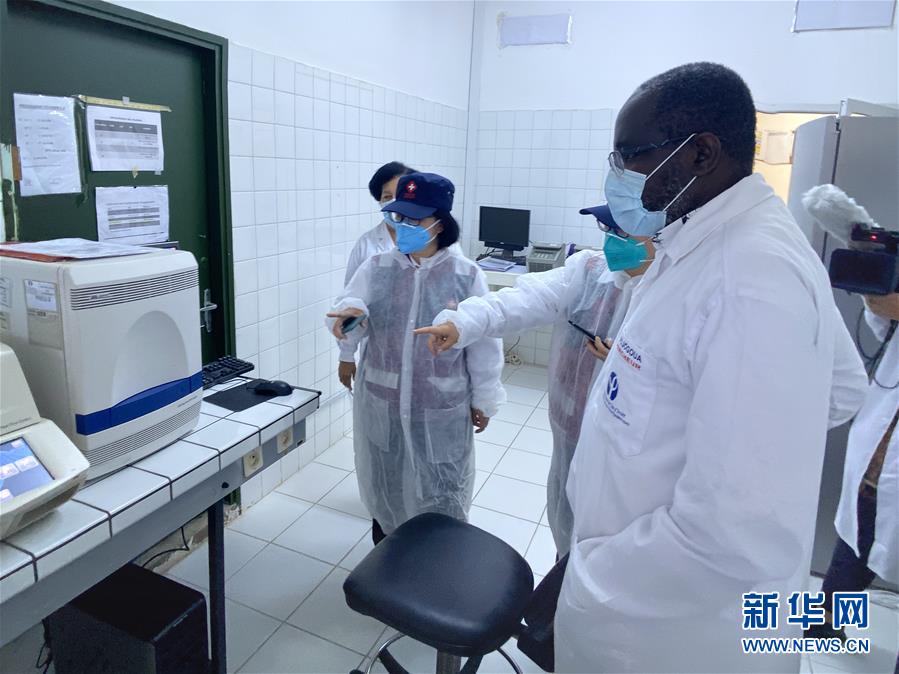 （新華全媒頭條·圖文互動(dòng)）（13）“始終把人民群眾生命安全和身體健康放在第一位”——中國抗疫彰顯“生命至上、人民至上”理念