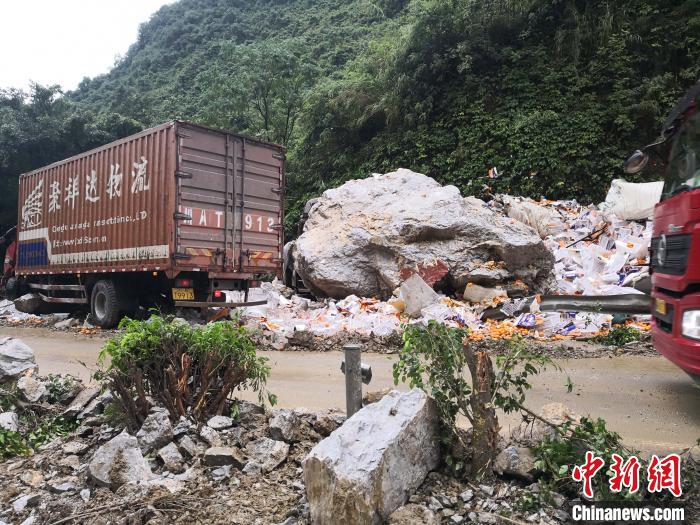 事故現(xiàn)場(chǎng)?！↑S鵬 攝