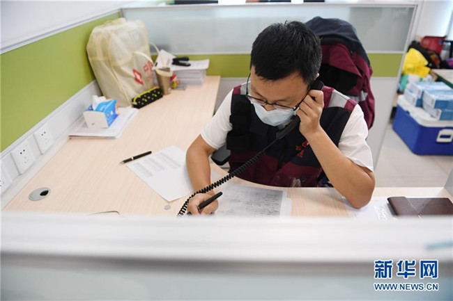 （新華全媒頭條·圖文互動(dòng)）（2）首都再戰(zhàn)“疫”，難忘40天——寫(xiě)在北京應(yīng)急響應(yīng)級(jí)別降級(jí)之際