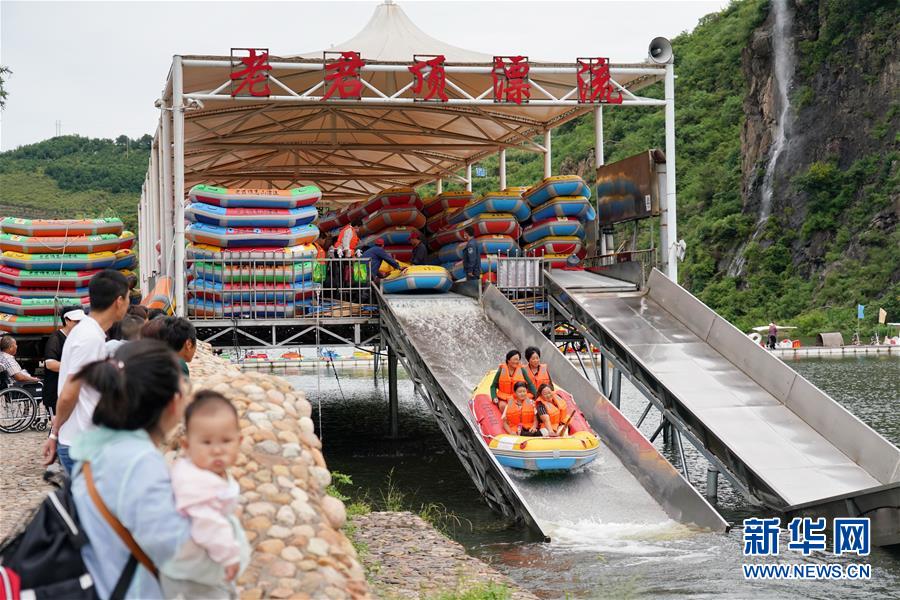 （新華全媒頭條·走向我們的小康生活·圖文互動(dòng)）（6）長(zhǎng)城腳下，小康村串成“珍珠鏈”