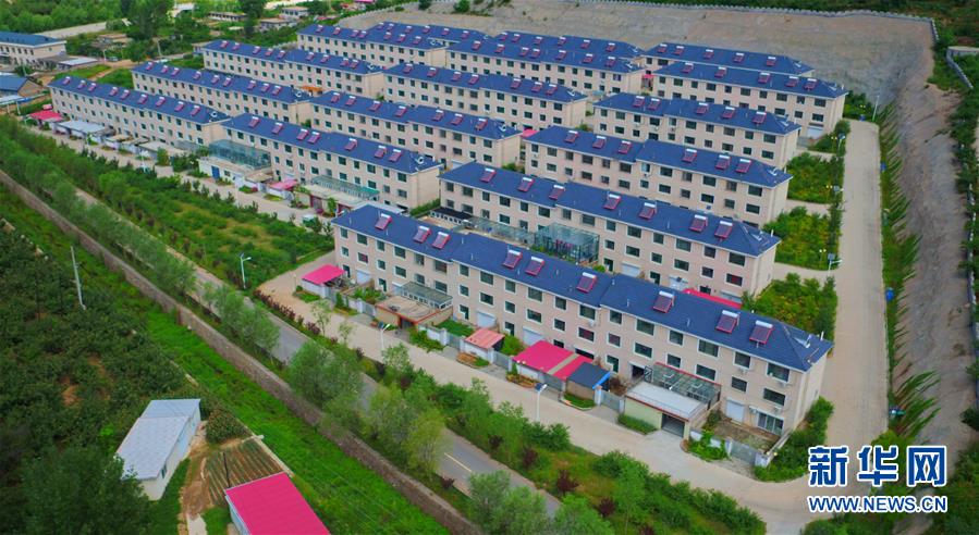 （新華全媒頭條·走向我們的小康生活·圖文互動(dòng)）（12）長(zhǎng)城腳下，小康村串成“珍珠鏈”