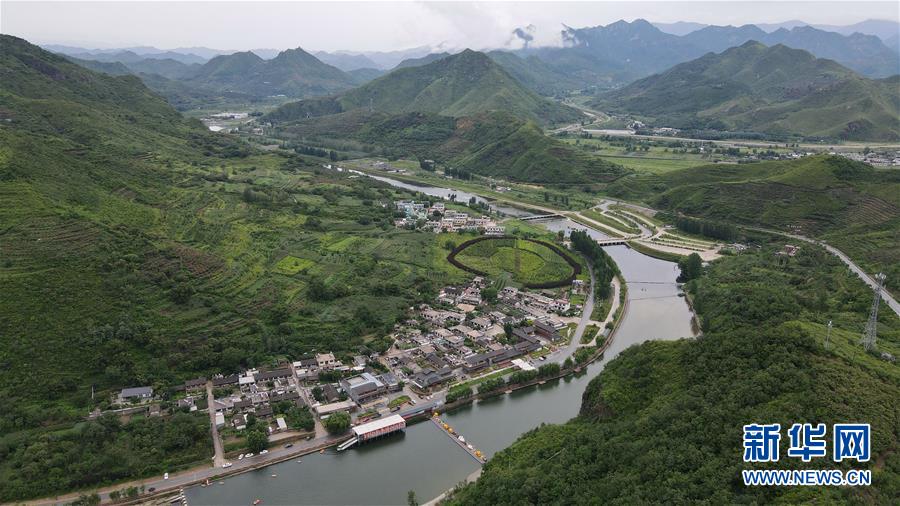 （新華全媒頭條·走向我們的小康生活·圖文互動(dòng)）（5）長(zhǎng)城腳下，小康村串成“珍珠鏈”