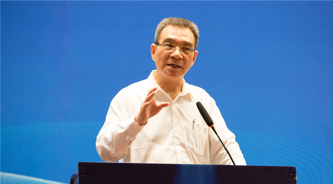 林毅夫發(fā)表演講。（資料圖）