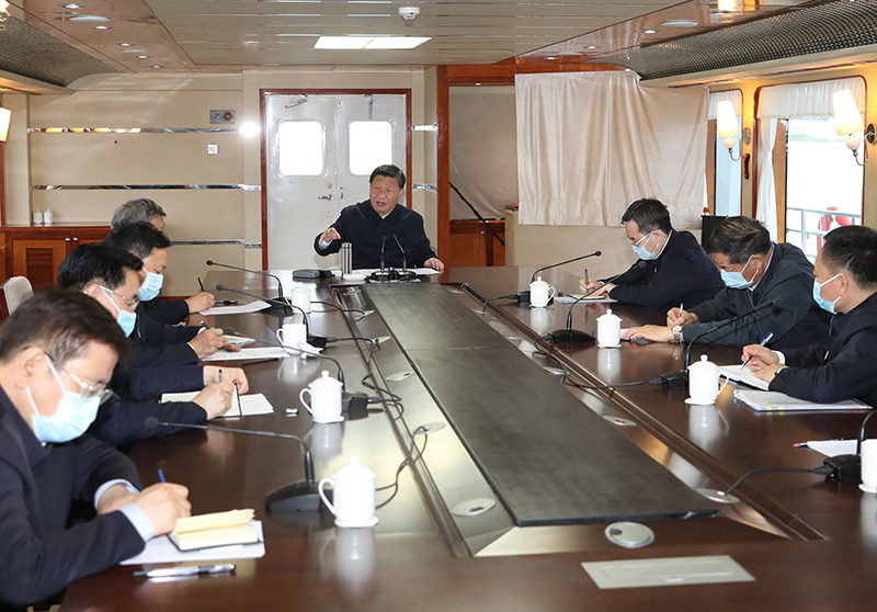 2021年5月13日，習(xí)近平總書記在河南南陽市淅川縣乘船考察丹江口水庫，聽取有關(guān)情況匯報。