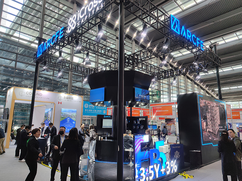 2023年12月16日，第十七屆深圳國(guó)際金融博覽會(huì)在深圳會(huì)展中心開幕，近300家金融機(jī)構(gòu)和企業(yè)攜手多款金融產(chǎn)品集中亮相。